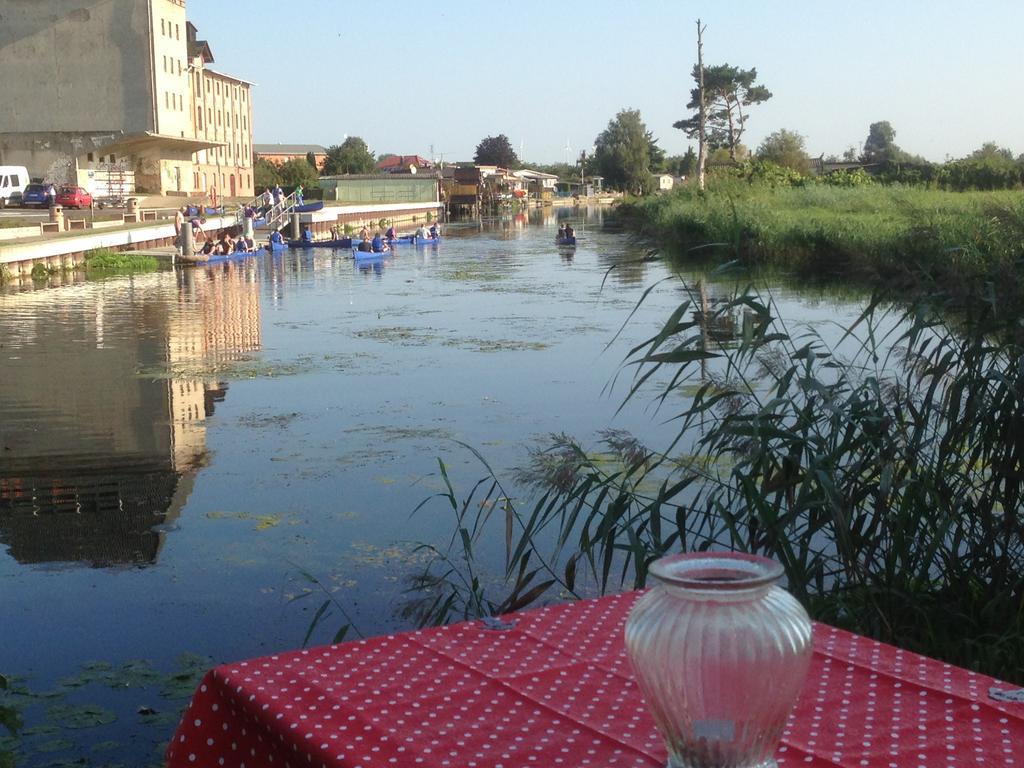 B&B Muehlenvilla Am Buetzower Hafen Bagian luar foto